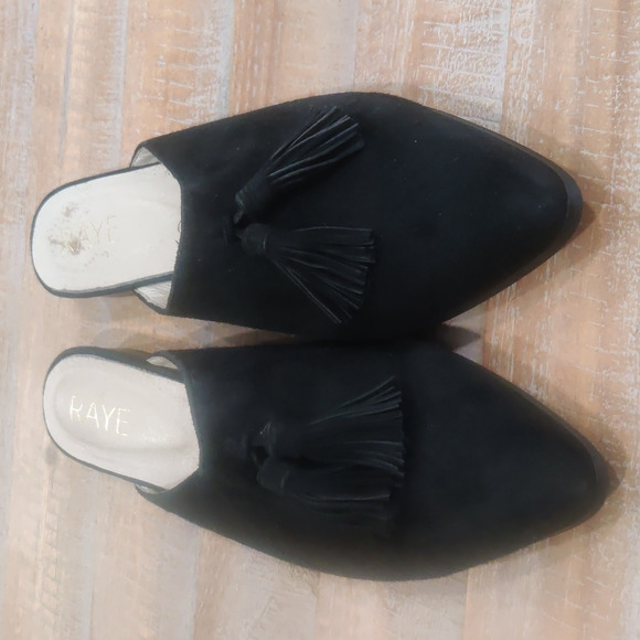 Raye Black‎ Pointed Toe Slides - Picture 1 of 9